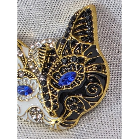 Vintage Style Tuxedo Cat Face Brooch Enamel Rhinestone Blue Eyes Gold Tone Pin - Picture 3 of 8